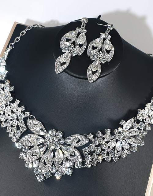 Load image into Gallery viewer, Vintage Inspired Exaggerated Bridal Jewelry Set - Wedding Necklace Earrings Set for Brides - Luxury Accents, Dangling Drops, and Elegant Design