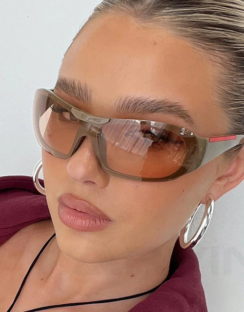 Load image into Gallery viewer, Vintage Large Frame Sunglasses for Women Fashion One Piece Y2K Sun Glasses Female Trending Shades UV400
