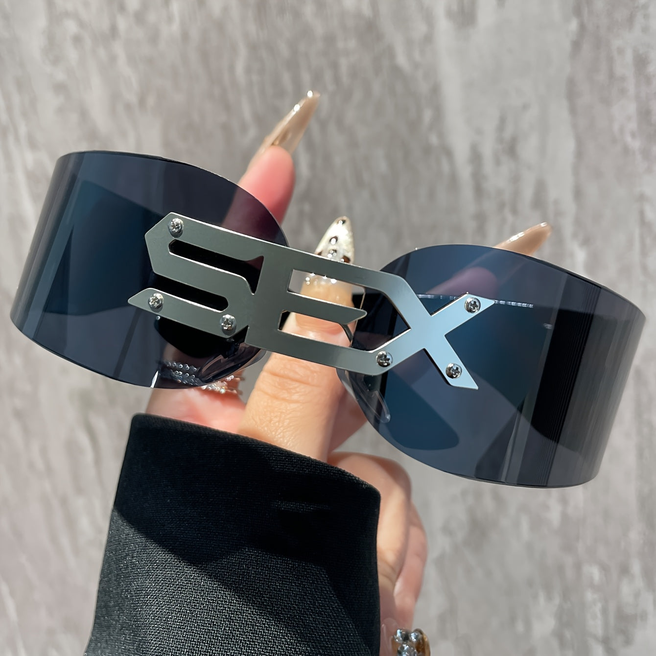 A Pair of New Style Cyberpunk Futuristic Technology Glasses with a SEX Metal Letter Black Frame, Frameless Windproof Glasses for Both Men And Women.