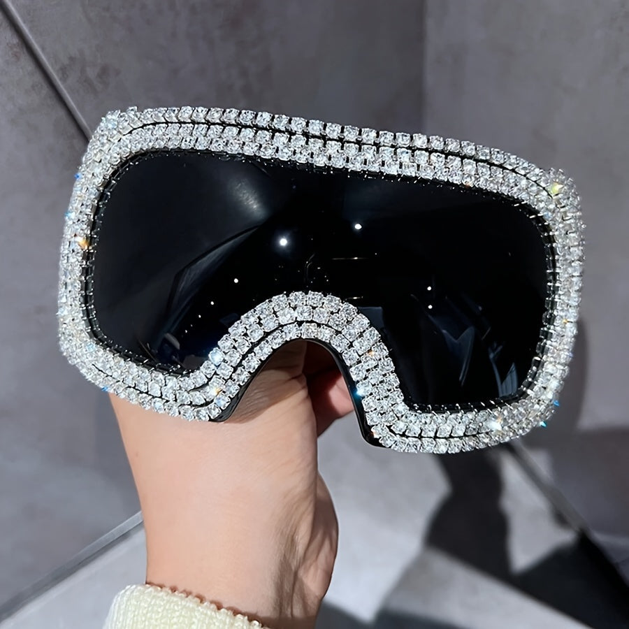 Fashionable Oversized Glasses With Rhinestone Embellishments Retro, Unique, High-tech, And Punk Styles.
