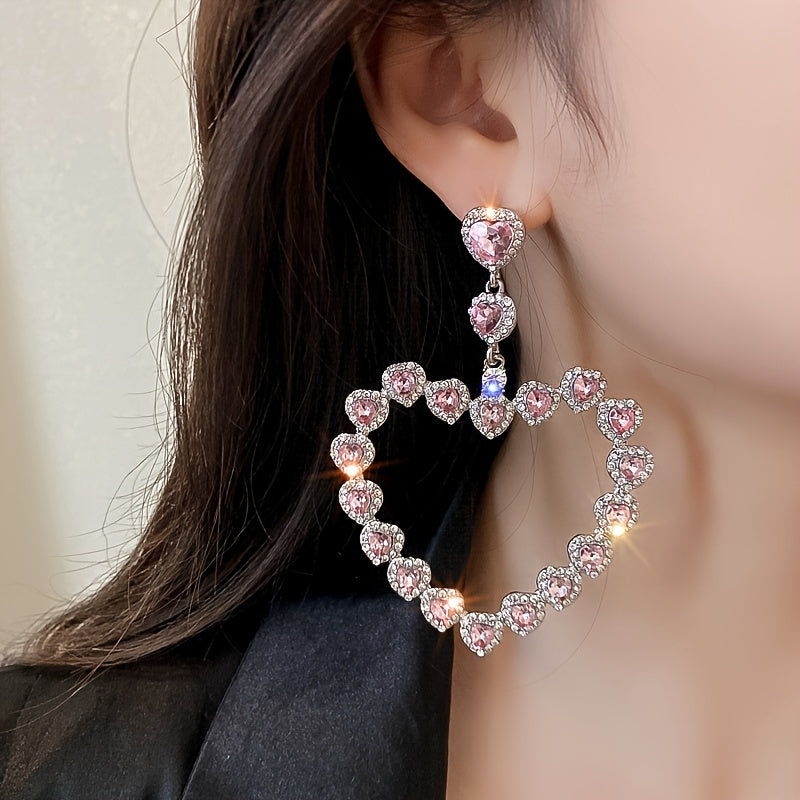 1 pair of luxurious and elegant sparkling heart-shaped pendant earrings, sparkling with S925 silver inlaid synthetic Synthetic Zirconia, 925 sterling silver pillar.