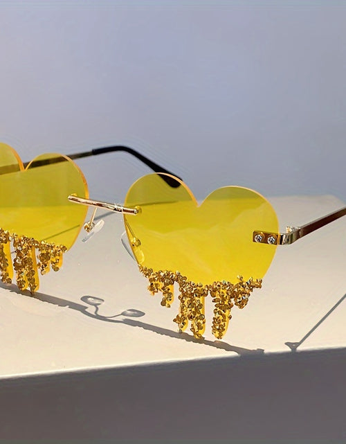 Load image into Gallery viewer, Fashion Women Heart Style Glasses with Decor Frame By Rhinestones New Multicolor Frameless Glasses
