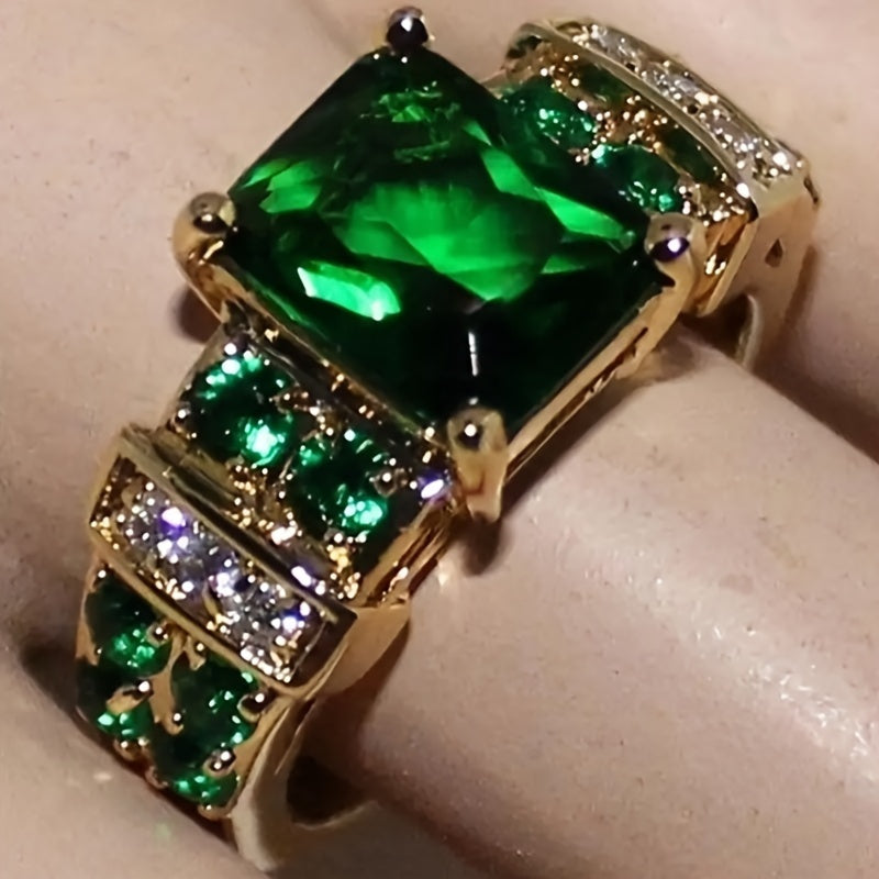 Elegant Golden-Tone Green Synthetic Zirconia Ring for Women – Retro Bohemian Style, Classic Versatile Jewelry Accessory with Emerald & Teal Gemstones, Perfect for Daily Wear or Gifting