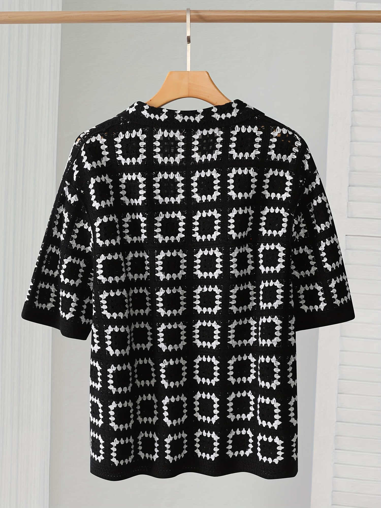 Men's Geometric Crochet Cardigan - Black & White Contrast Short Sleeve Open Front Button Detail, Relaxed Fit Casual All-Season Knit Sweater, Versatile Fashion, Classic Turndown Collar, Elegant Button Closure
