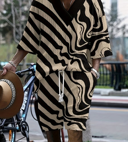 Men's Casual Jacquard V-Neck Short Sleeve Sweatshirt and Drawstring Pockets Shorts Set, Polyester Knit Fabric, Loose Fit, All-Over Print