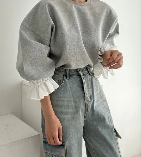 Plus Size, Women's Plus Size Oversized Sweatshirt - Fall Pullover Sweater with Elegant Ruffled Long Sleeves, Stretchy Fabric, Loose Fit Tops for Women (1XL-5XL) -  Relaxed Style, Chic Knitwear