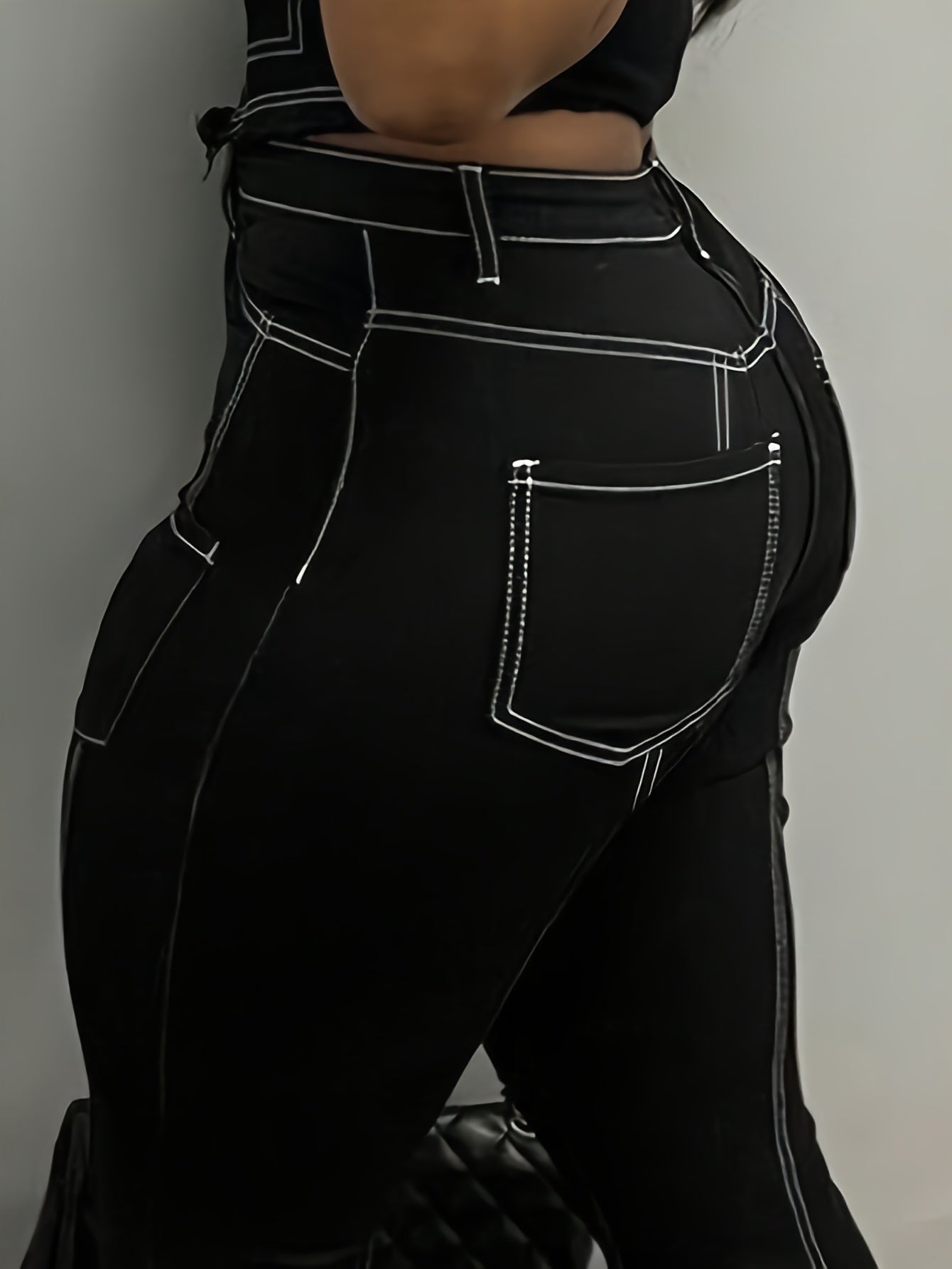 Women  Streetwear Cargo Jeans - Wide-Leg Work Pants with Multi-Pocket Design, Structured  Loop Waist & Button Closure