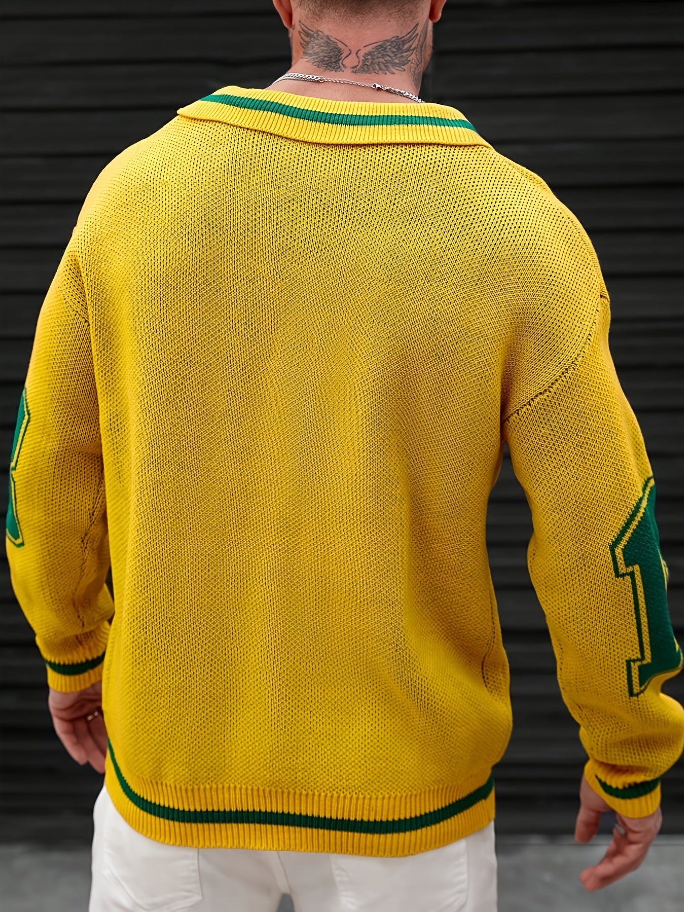Men Basketball-Inspired Knit Pullover Sweater, Geometric Pattern Long Sleeve Casual sports knit tops, Men's autumn and winter knitted pullover.