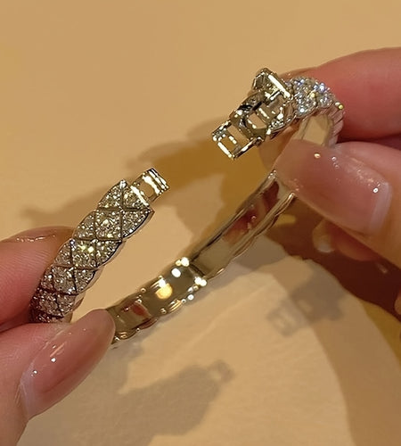 Ladies Intricate Wave Design Moissanite All-inset Moissanite Bracelet, The Perfect Gift