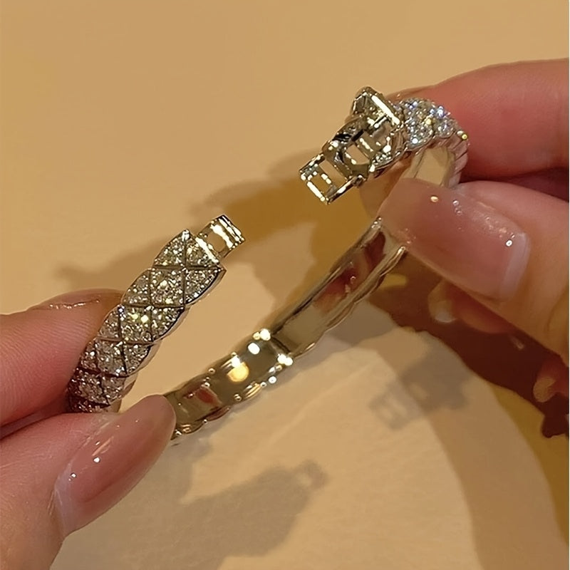 Ladies Intricate Wave Design Moissanite All-inset Moissanite Bracelet, The Perfect Gift