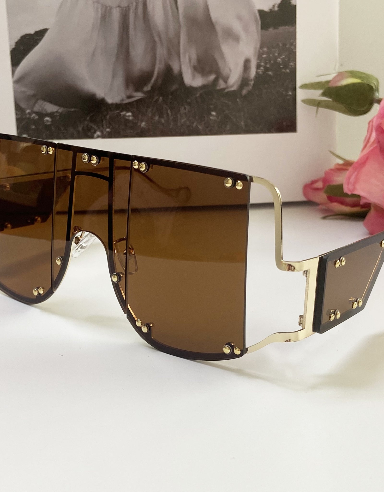 Punk Style Women's Fashion Glasses - Retro Large Frame with Rivet Accents, Protection, Durable Plastic Frame & PC Lenses, Includes Microfiber Cloth for Travel, Photography, Casual Outings