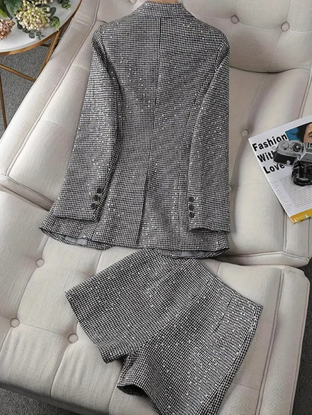 Fashionable 2pcs Women Blazer & Shorts Suit - Black & White Short-Sleeve Suit Jacket with Matching Shorts,  Vintage Retro Outfit (No Elasticity, Hand Washable)