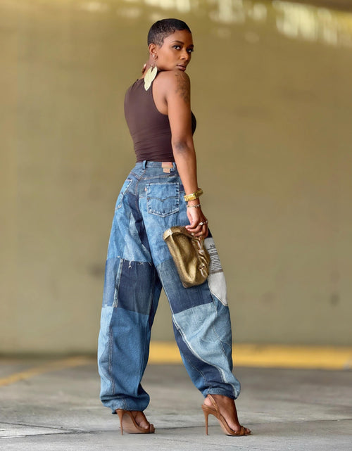 Load image into Gallery viewer, Women Non-Stretch Jeans - Oversized Straight Leg Pants with Button Closure, Plus Size Friendly, Casual Everyday Jeans for Fall/Winter Outfits   Durable Fabric, Patchwork Design, Sturdy Construction,
