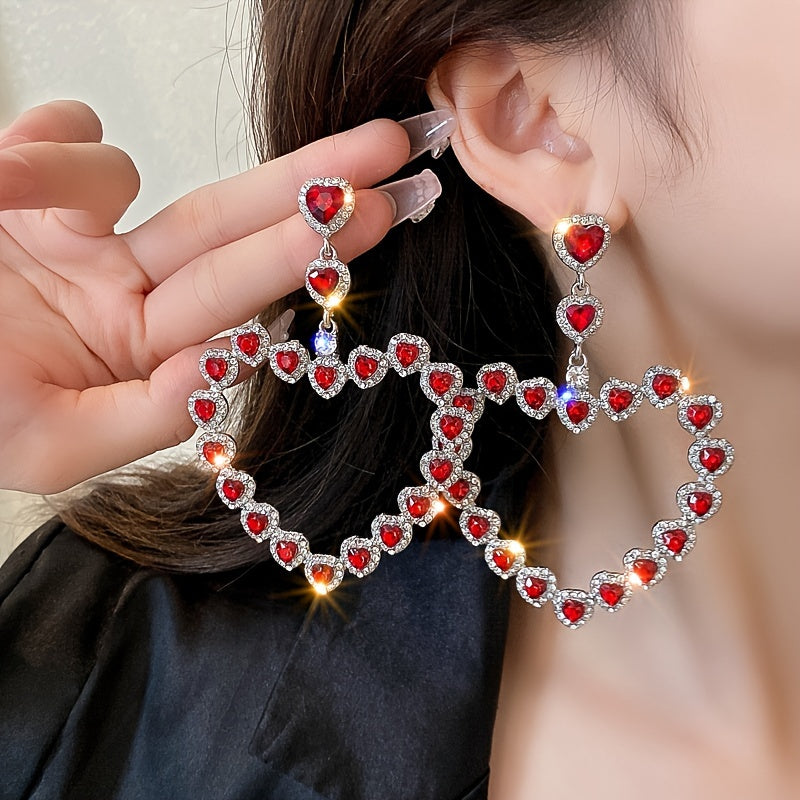 1 pair of luxurious and elegant sparkling heart-shaped pendant earrings, sparkling with S925 silver inlaid synthetic Synthetic Zirconia, 925 sterling silver pillar.