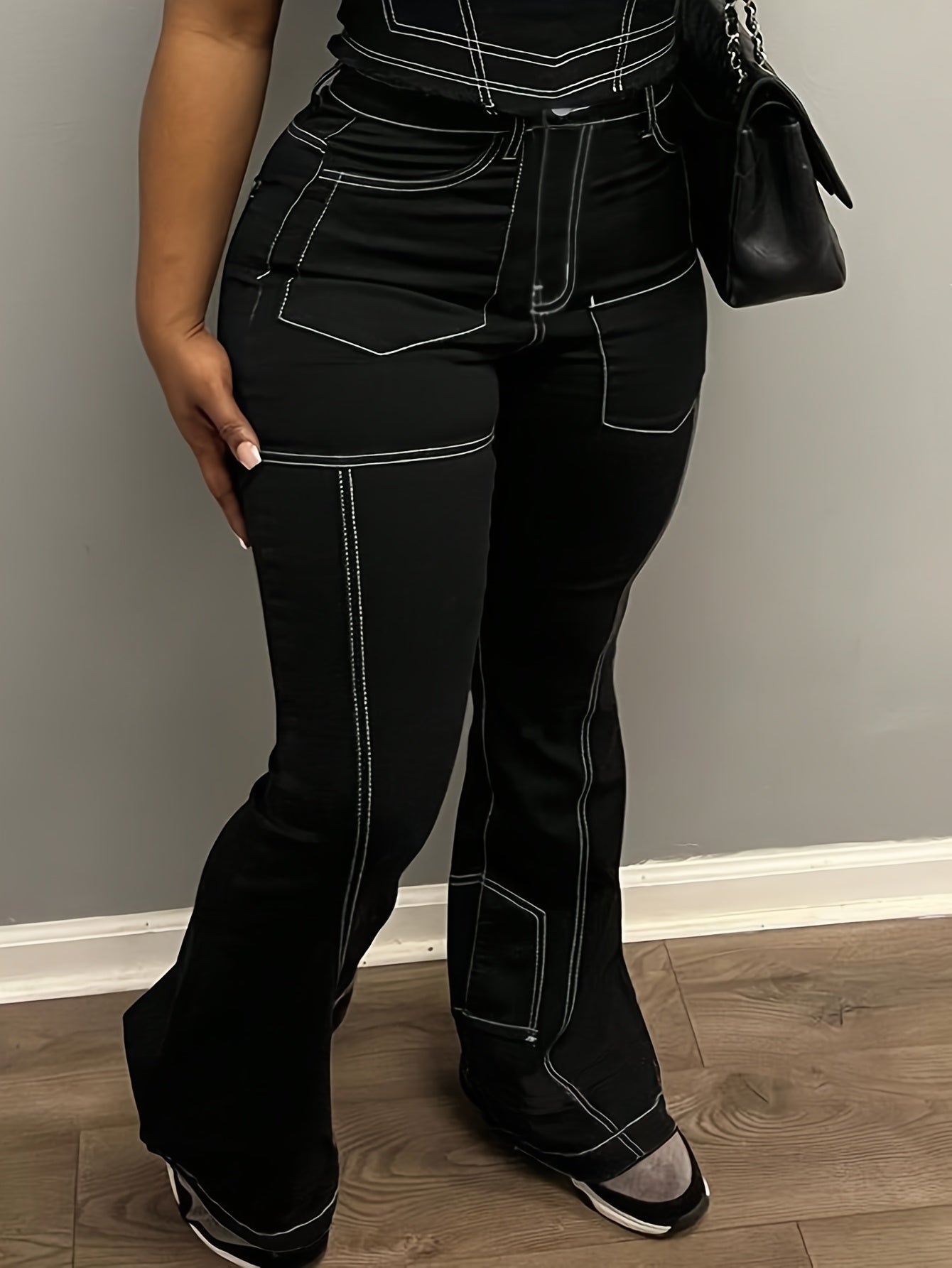 Women  Streetwear Cargo Jeans - Wide-Leg Work Pants with Multi-Pocket Design, Structured  Loop Waist & Button Closure