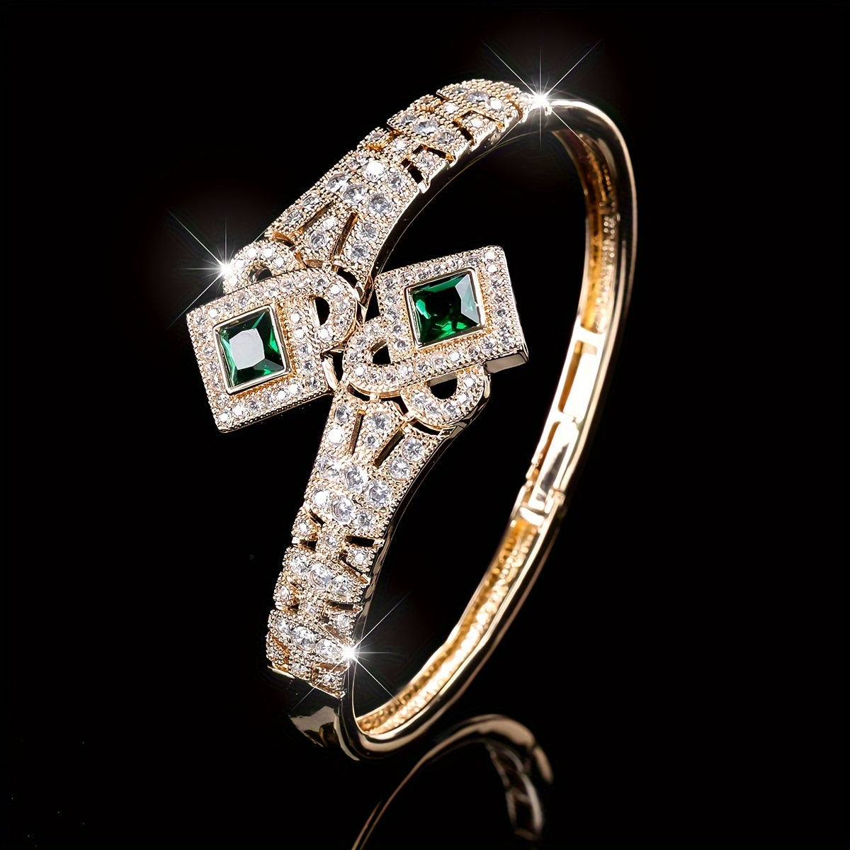A Stylish Bracelet For Women, Featuring A Vintage Style Zirconia Bracelet, Exquisitely Embedded With Zirconia,