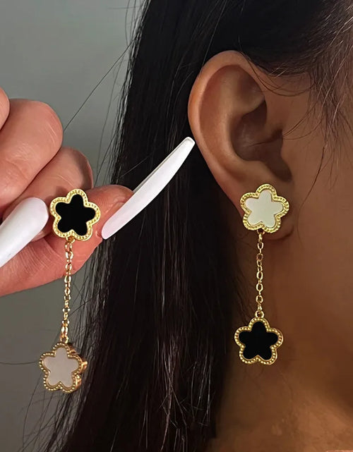 Load image into Gallery viewer, New Simple Lucky Five-leaf Flower Fritillary Tassel Earrings
