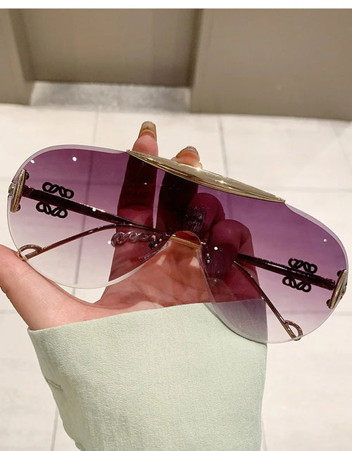 Load image into Gallery viewer, Women's Oversize Rimless One Piece Shield Sunglasses Gradient UV400 Fashion Alloy Frame Casual Shades Y2K Style
