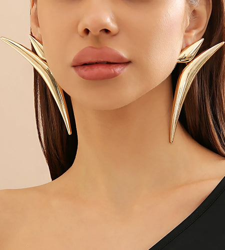 Exaggerated Geometry Long Curved Drop Earrings Fashion Aesthetics Thick Metal Triangular Earrings Women's Trendy