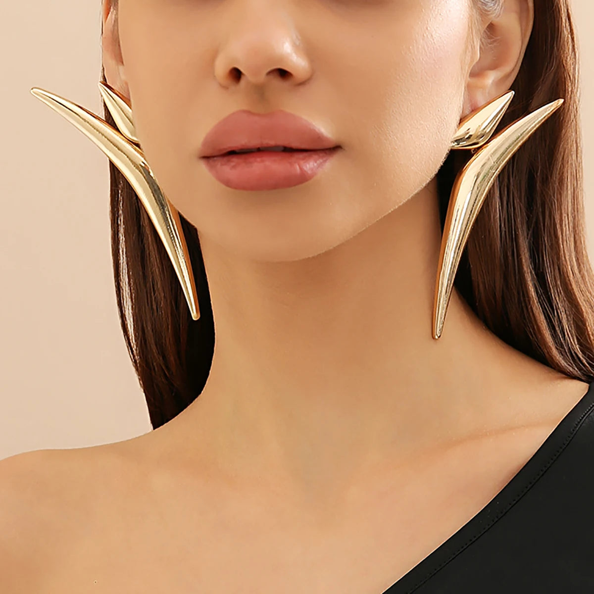 Exaggerated Geometry Long Curved Drop Earrings Fashion Aesthetics Thick Metal Triangular Earrings Women's Trendy